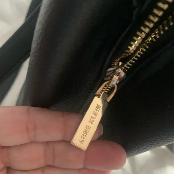 Anne Klein Black and Gold Shoulder Bag with Elegant Chain - Picture 6 of 9